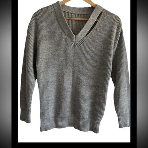 Epretty Women’s Gray Knit Sweater V-Neck Cutout Long Sleeve Pullover Small/ Med
